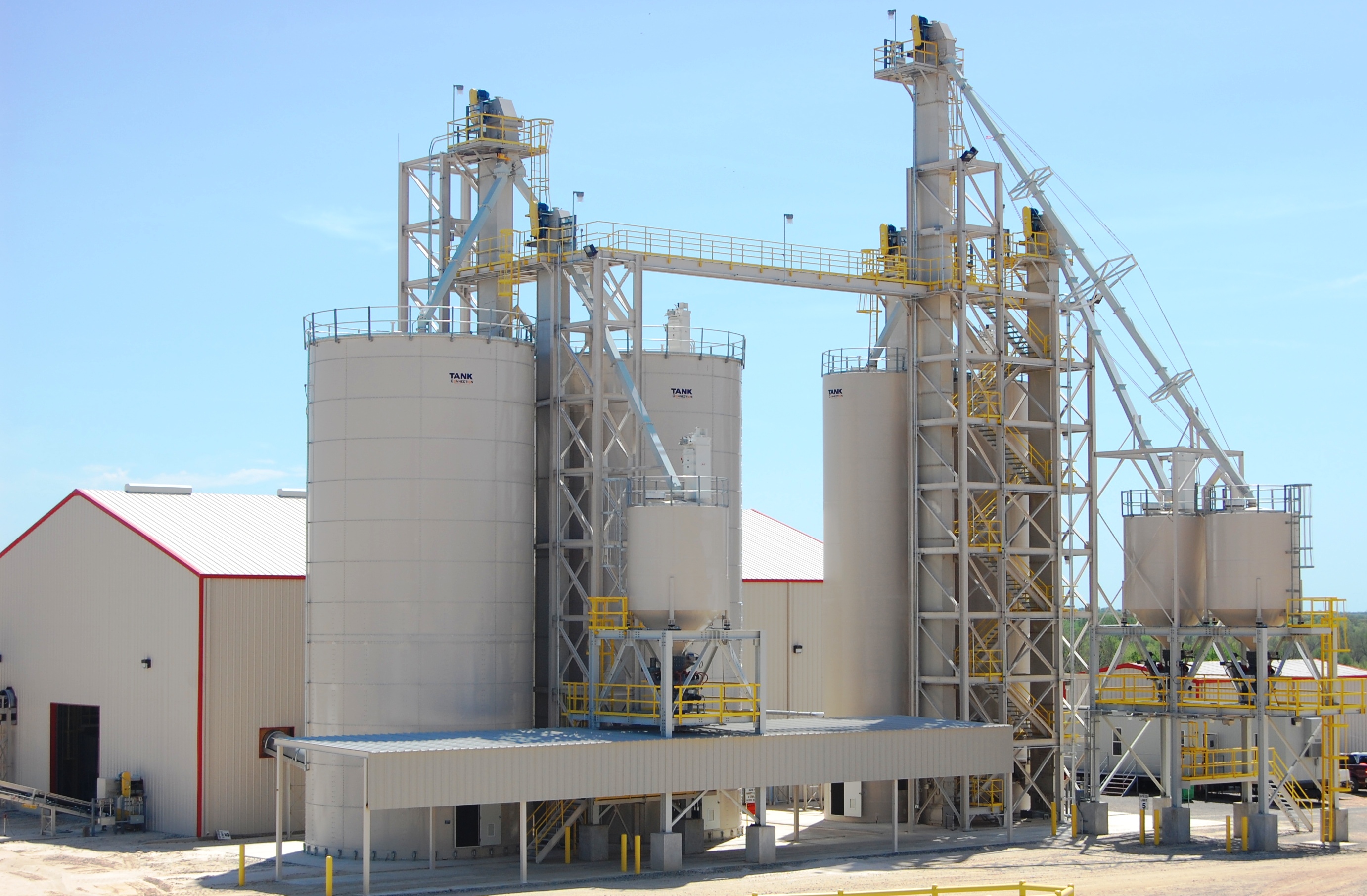 SILOS AT SANDPLANT